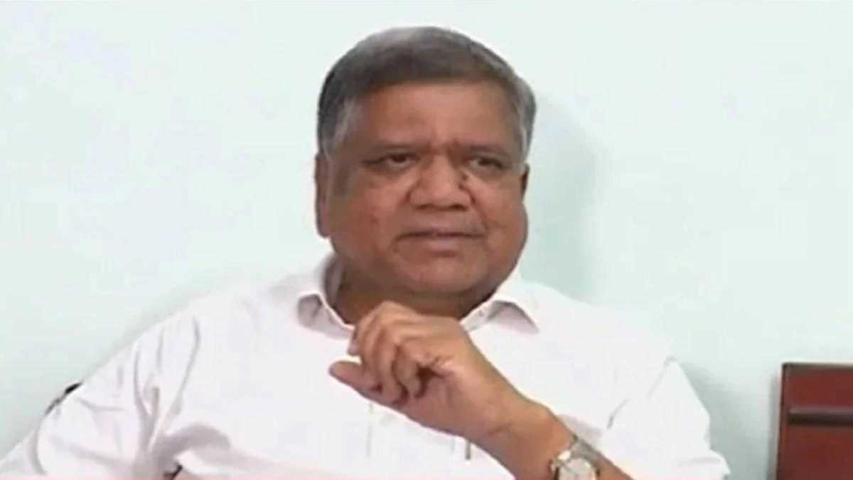 कर्नाटक में कांग्रेस नेताओं ने शेट्टार से मुलाकात कर एकजुटता जताई